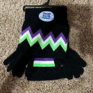 Minus 5 polar wear scarf, gloves and beanie.  NWT